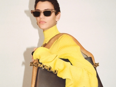 Новый хит: Bottega Veneta обновляет свой модельный ряд сумкой Mount Bag
