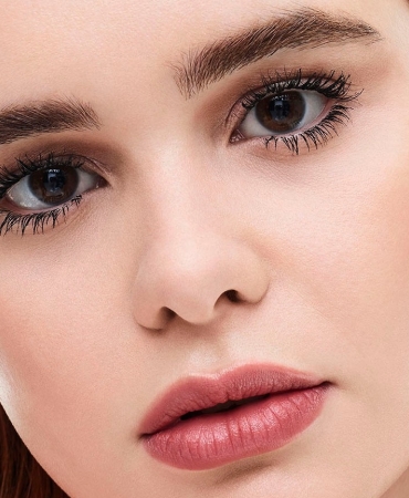 Красотка Барби Феррейра - новое лицо YSL Beauty