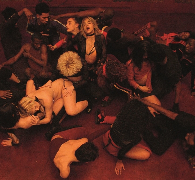 Танцевальный трип продолжается: Клип от Гаспара Ноэ по мотивам фильма «Экстаз»