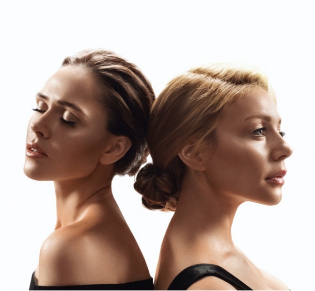 Сегодня вечером солистка THE HARDKISS Юля Санина споёт онлайн. Кто ещё?