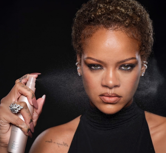 Новий спрей Fenty Beauty створений саме для «тебе»