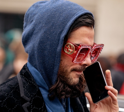 Смелые комбинации и расслабленные образы гостей Milan Fashion Week Men