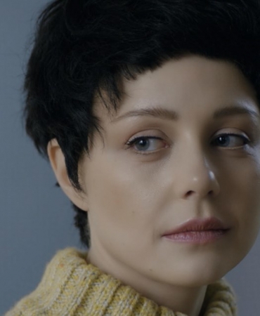 Смотрите короткометражный фильм «Бывшие» с Тиной Кароль в главной роли