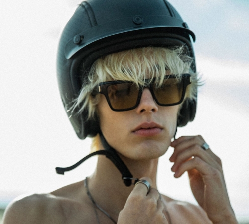 Байки и доски: Saint Laurent выпустили крутой дроп стильных предметов