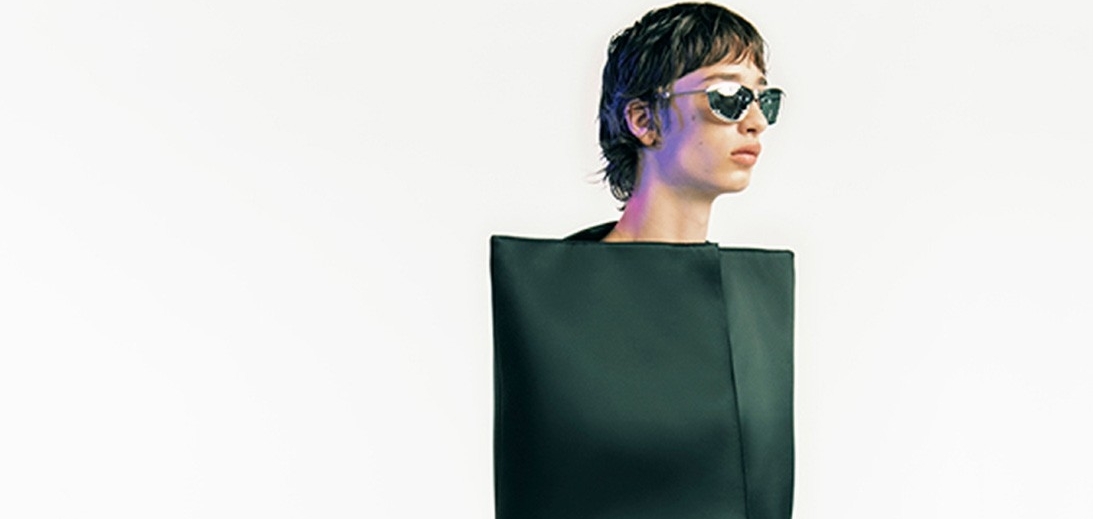 Отсылки к Александру МакКуину и Риккардо Тиши: Дебютная коллекция Мэттью Уильямс для Givenchy