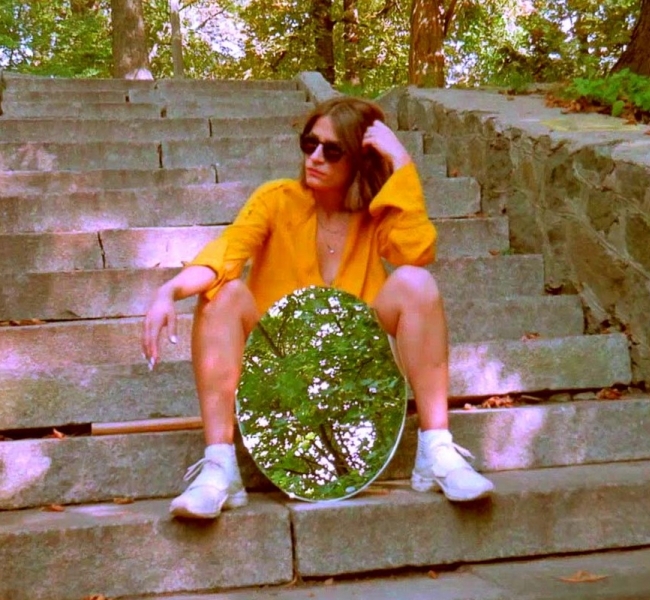 Яна Соуле представила первое видео в новом амплуа DIYana