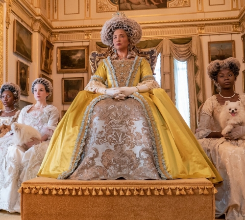 Netflix объявляет о спин-оффе нашумевшего сериала «Бриджертон» о молодой королеве Шарлотте