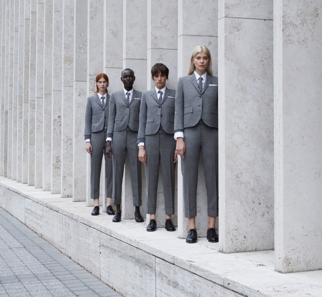 Не для офиса, а для жизни: Thom Browne начнут шить костюмы для женщин на заказ
