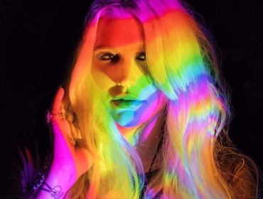 Kesha презентовала новый альбом "Rainbow"
