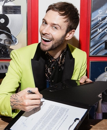 Макс Барских подписал контракт с SONY MUSIC