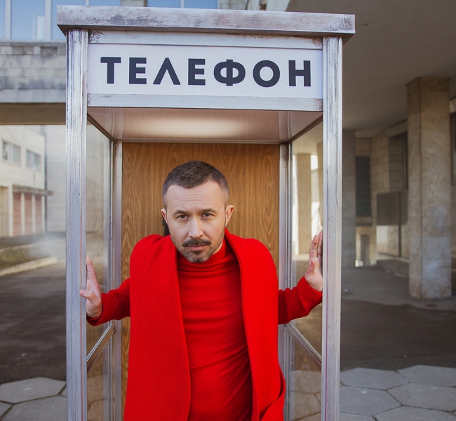 Сергей Бабкин взрывается от любви в новом видеоклипе