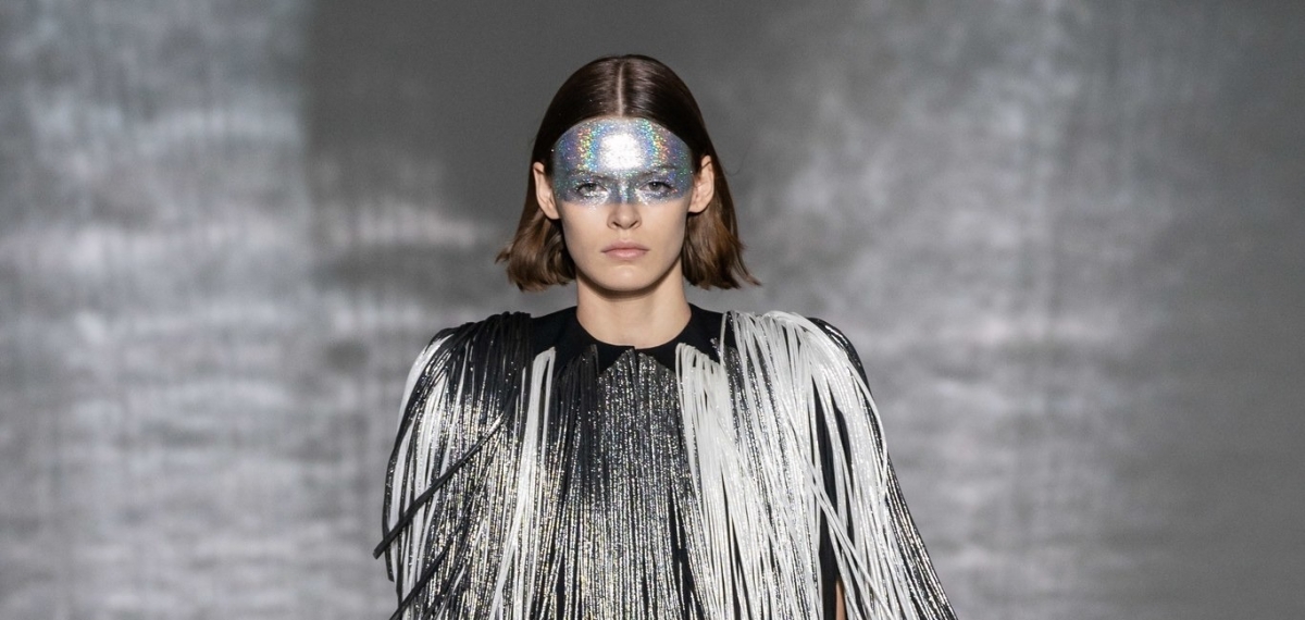 Страстное кружево и провокационный латекс на показе весенней коллекции Givenchy 2019