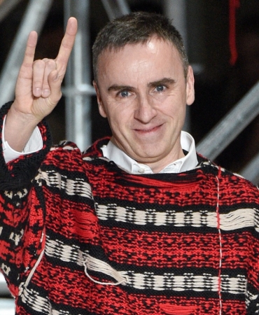 Раф Симонс анонсировал загадочную коллаборацию с культовыми The xx