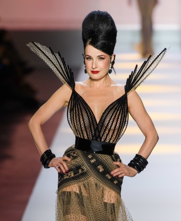 Дита фон Тиз и безграничная фантазия дизайнера на показе Jean Paul Gaultier