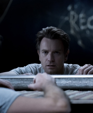 Финальный трейлер фильма «Доктор Сон» воссоздает культовые сцены из «Сияния»