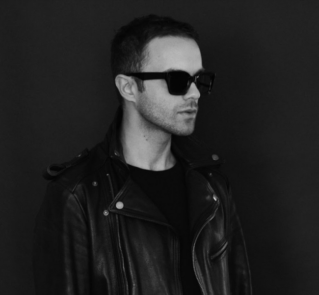 Томас Деккер представил новое видео, посвященное тайне, магии, желанию