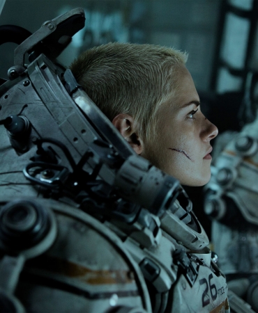 Кристен Стюарт спасается от подводного монстра в трейлере «Под водой»