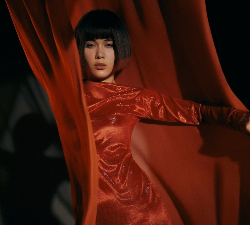 Lida Lee презентует сольный трек под названием “On Fire”