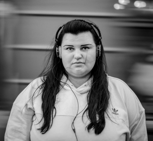 alyona alyona поднимает ставки мощным рэп-манифестом