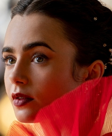 В преддверии 2 сезона: Lancôme выпустили коллаборацию с «Эмили в Париже»