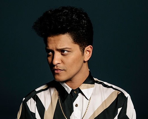 Bruno Mars презентовал новое видео "Versace On The Floor"