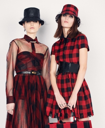 Современные «Teddy Girls»: Оцените новые роскошные шляпы Dior