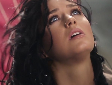 Кэти Перри представила видео на песню "Rise"