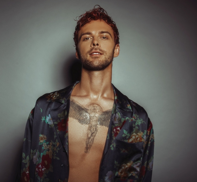 Красные волосы, новая татуировка: Барских удивил новым образом и представил фрагмент сингла