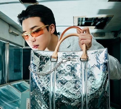 BTS возглавили показ мужской коллекции Louis Vuitton FW21 в Сеуле