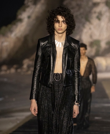 Стиль Мика Джаггера и героиновый шик: Saint Laurent представили умопомрачительную коллекцию SS20