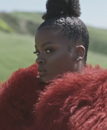 Отдохните от попсы и рэпа: Шикарный неосоул Ари Леннокс в новом видео "Up Late"