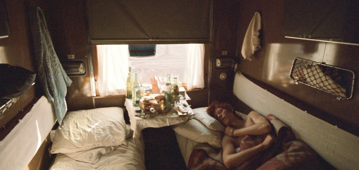 Вагончик тронется: Смотрите ранее невиданные фото Дэвида Боуи из тура по СССР и другим странам