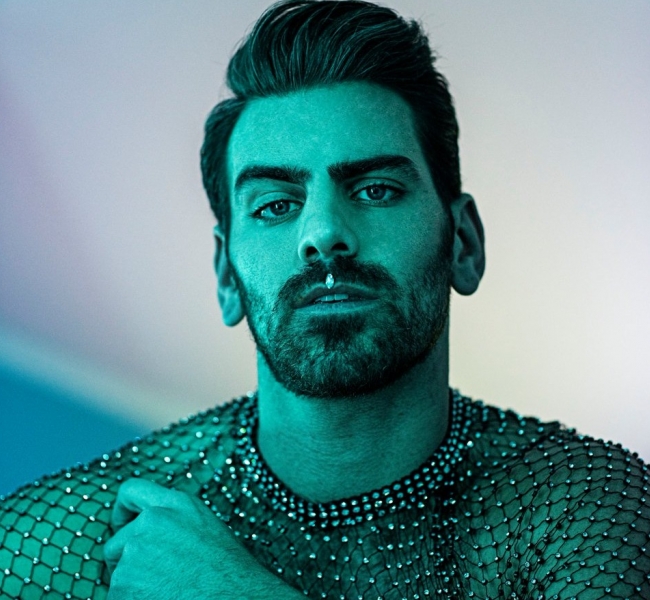 Глухой парень-модель Найл Димарко в знак протеста представил ремейк с сурдопереводом клипа Арианы Гранде