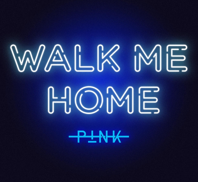 Певица Pink танцует с тенями по пути домой в новом видео Walk Me Home