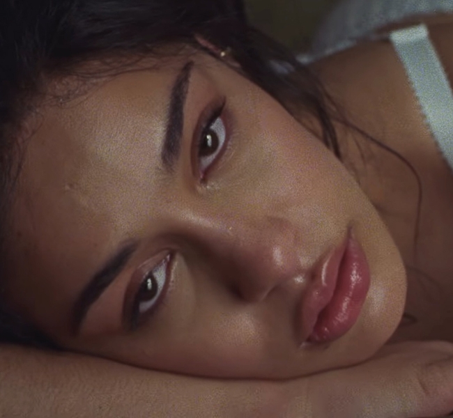 Певица, которую ты полюбишь: Jorja Smith представила чувственное видео