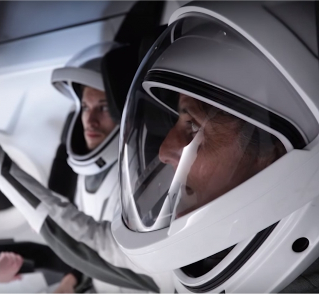 Посмотрите, насколько крутые скафандры у экипажа Crew Dragon от SpaceX