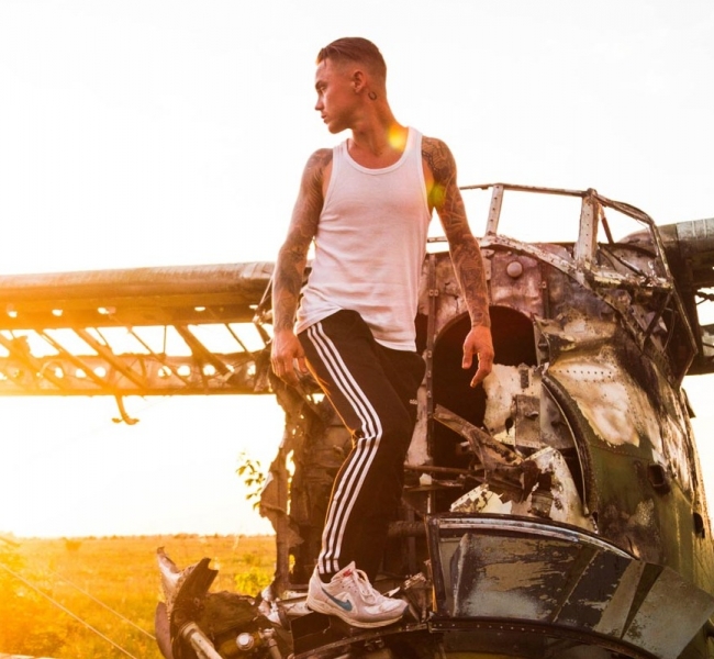 Артем Пивоваров презентовал короткометражный фильм о своем происхождении «Провинциальный»