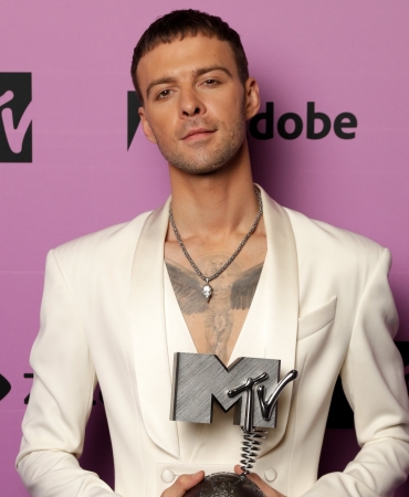 Макс Барских стал лучшим русскоязычным исполнителем по версии MTV Europe Music Awards-2021