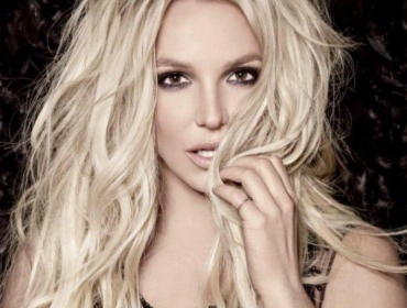 Бритни Спирс презентовала клип "Make Me"