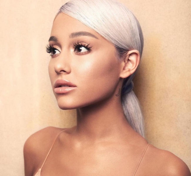 Аринана Гранде представила совместный трек с Ники Минаж из нового альбома