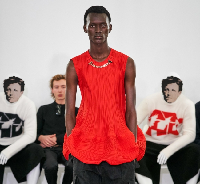 Женственные силуэты в центре мужской коллекции молодого и талантливого JW Anderson