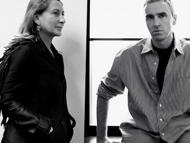 Многообещающее сотрудничество: Раф Симонс присоединился к Миуччи Прада в качестве креативного директора Prada