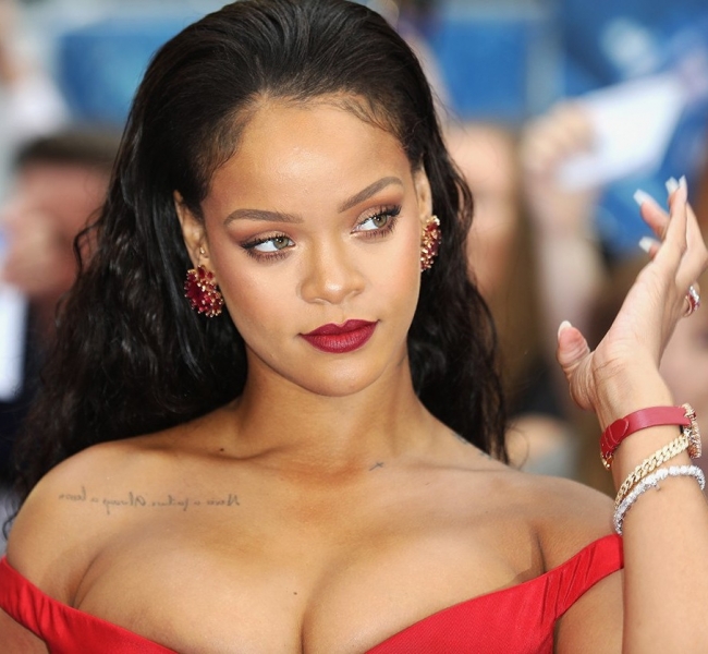 Рианна стала самой богатой женщиной-музыкантом в мире