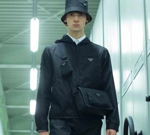 Сон наяву: Prada по ошибке сделали скидку 99% на все товары