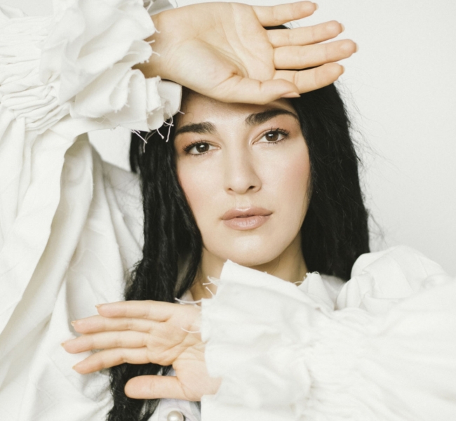 В разгар карантина Laura Marti выпустила песню «Save My Life»