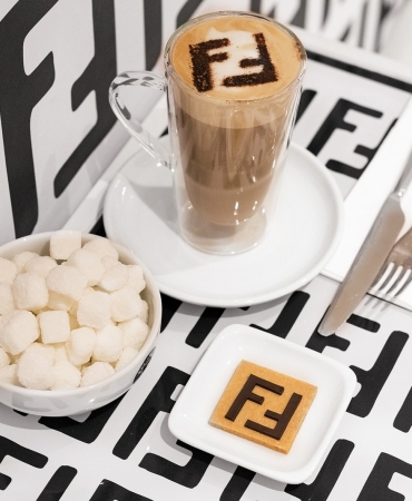 Вкусно и модно: Идеальные завтраки и селфи в Fendi Caffe