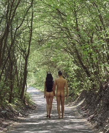 Сергей Бабкин призывает обнажаться в новом лирик-видео «Єви і Адами»