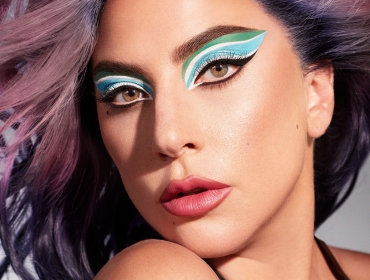 Эпатажная Дива: Леди Гага представила супер-карандаш для глаз собственного бренда Haus Laboratories