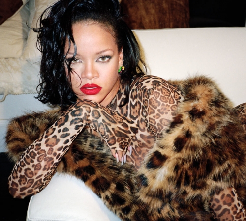 Малышка повзрослела: Рианна призналась, что влюблена и рассказала о своем новом альбоме