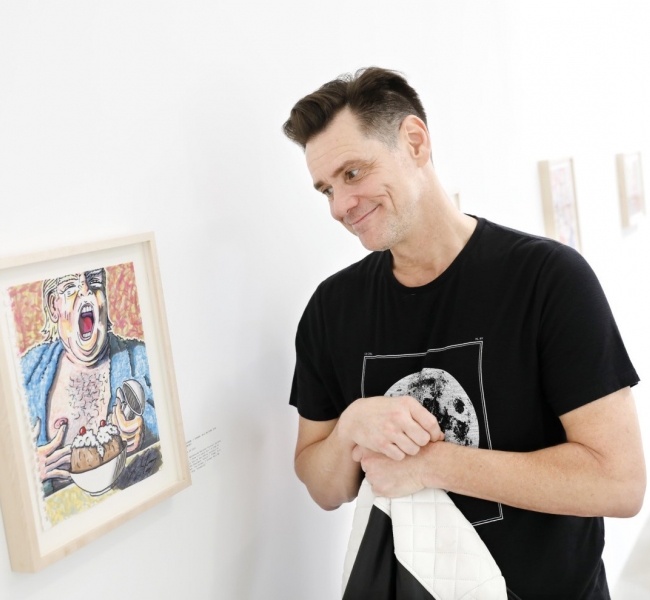 Сатира и талант: Политические рисунки актера Джима Керри на новой выставке в Монреале
